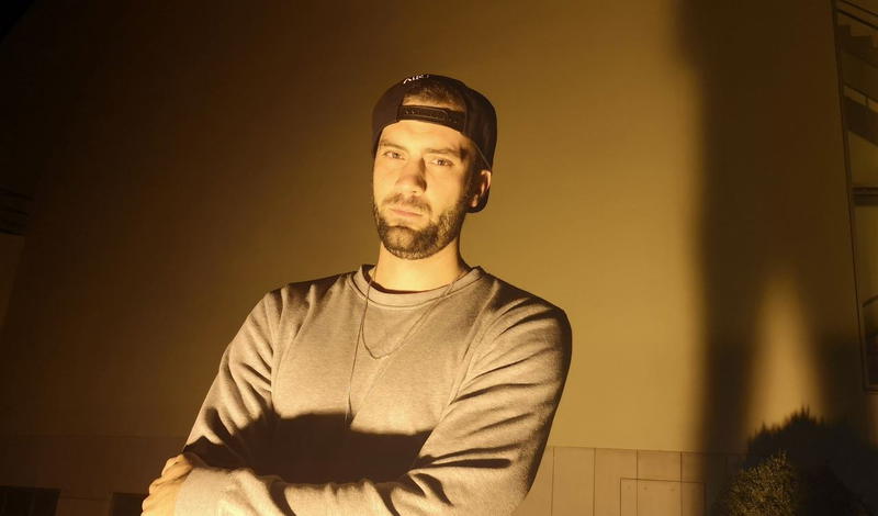 "A música é quase como uma oração para me proteger"