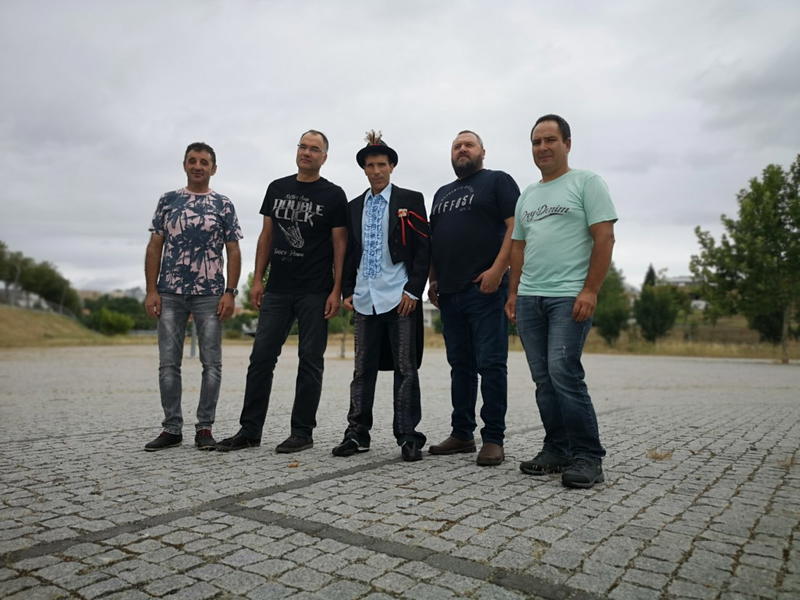 Rock em mirandês mistura "Facebook, tratores e hard rock!”
