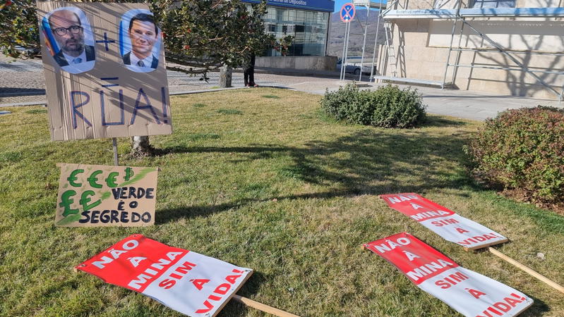 Montalegre manifestou-se na rua contra as minas