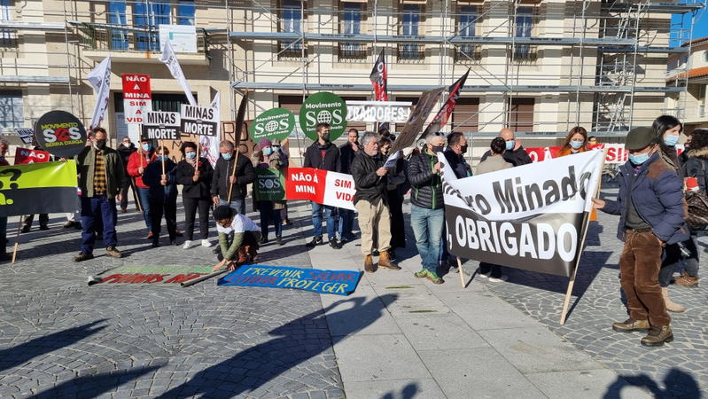 Montalegre manifestou-se na rua contra as minas
