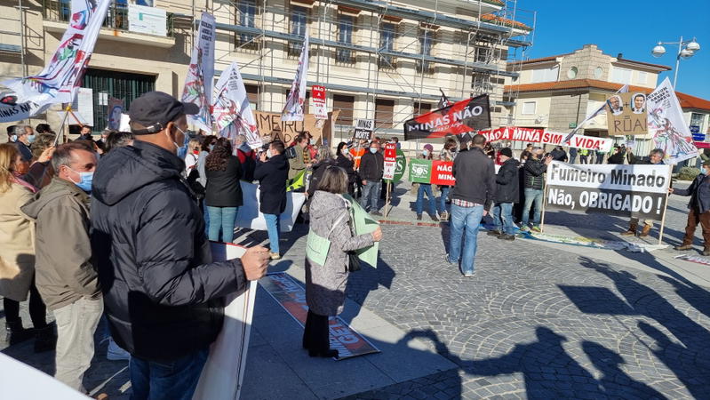 Montalegre manifestou-se na rua contra as minas