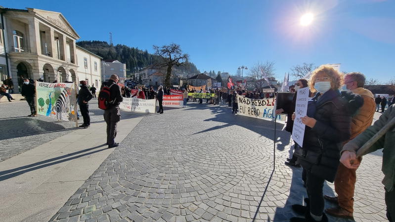 Montalegre manifestou-se na rua contra as minas