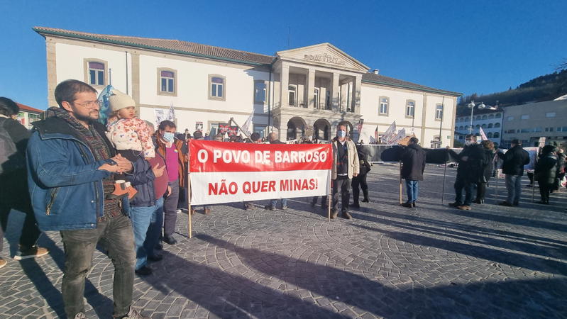 Montalegre manifestou-se na rua contra as minas