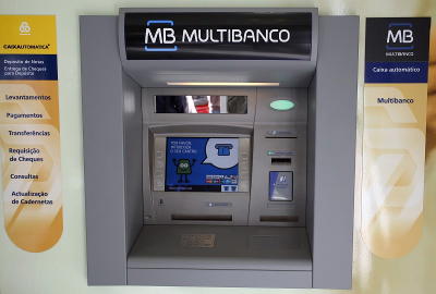 Banco de Portugal alerta para a redução de multibancos e balcões
