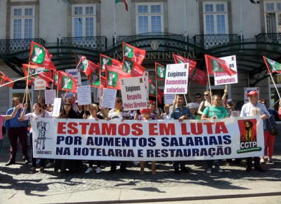 Trabalhadores do Hotel Casino de Chaves protestam contra retirada de direitos
