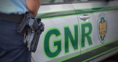 GNR detém homem por posse ilegal de armas