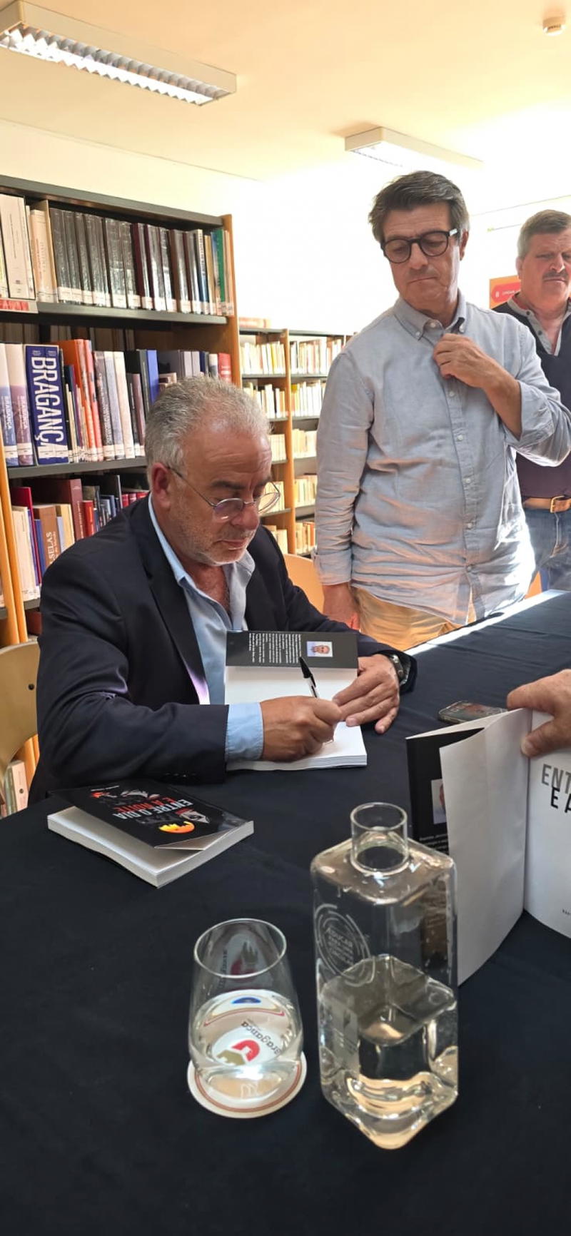 Lançamento do livro “Entre o Dia e a Noite” de Baptista Jerónimo.