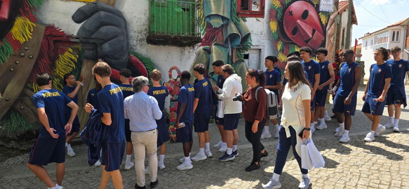 Seleções Sub-16 visitam Podence durante o Torneio de Desenvolvimento da UEFA
