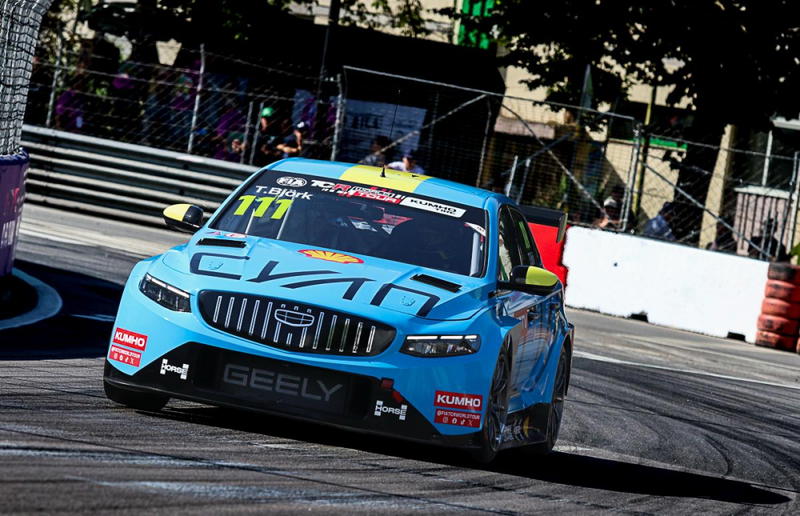 Duelo intenso sorri à Veloso Motorsport