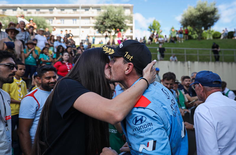 Duelo intenso sorri à Veloso Motorsport