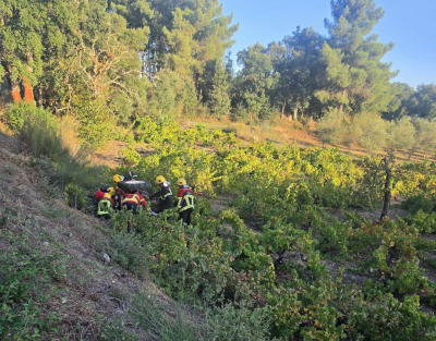 Homem de 90 anos com ferimentos graves em acidente de trator em Chaves