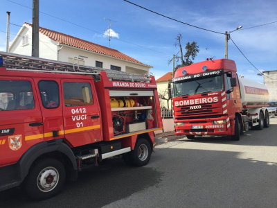 Incêndio em armazém agrícola na aldeia de São Pedro  causa prejuízos avultados