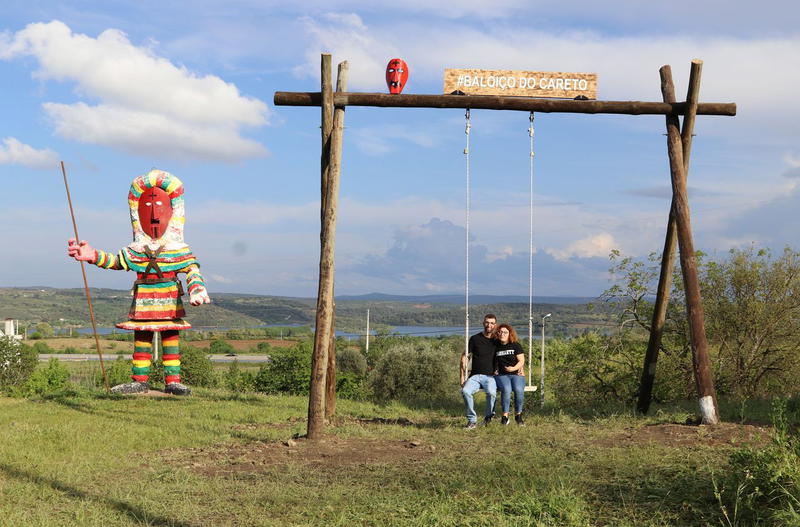 Podence instala o Baloiço do Careto