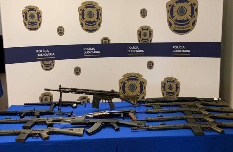 Prisão preventiva para seis detidos na megaoperação da PJ contra tráfico de armas