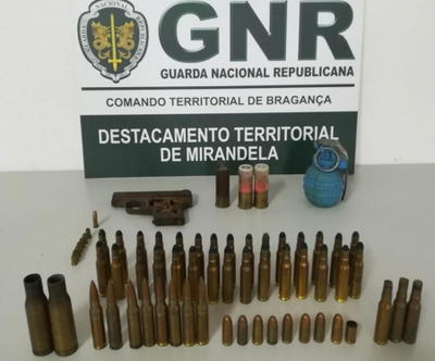Armamento encontrado no aterro sanitário de Mirandela