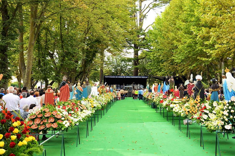 Festividades religiosas levam milhares de fiéis a Chaves