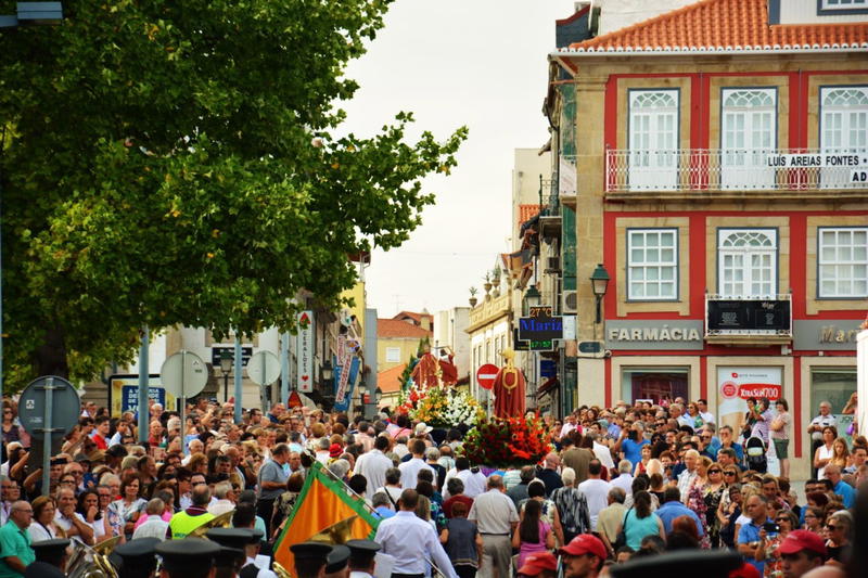 Festividades religiosas levam milhares de fiéis a Chaves