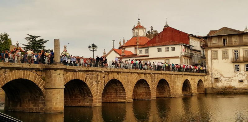 Festividades religiosas levam milhares de fiéis a Chaves