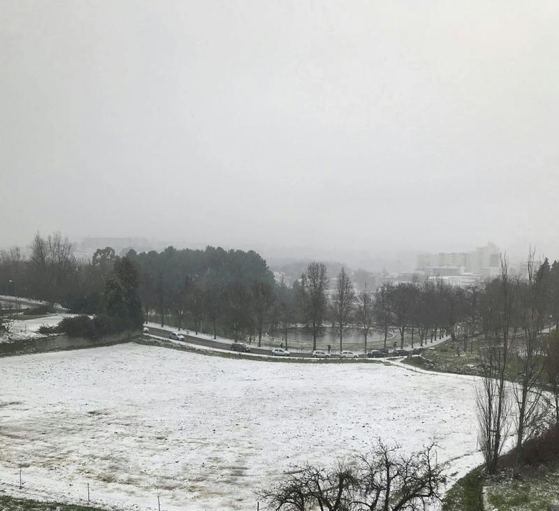 Distrito de Vila Real passa dos incêndios para a neve em poucas horas