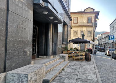Vinte empresas apresentaram propostas para o leilão de vinho da Casa do Douro
