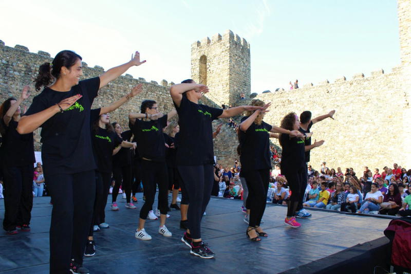Bragança reunida em torno da dança