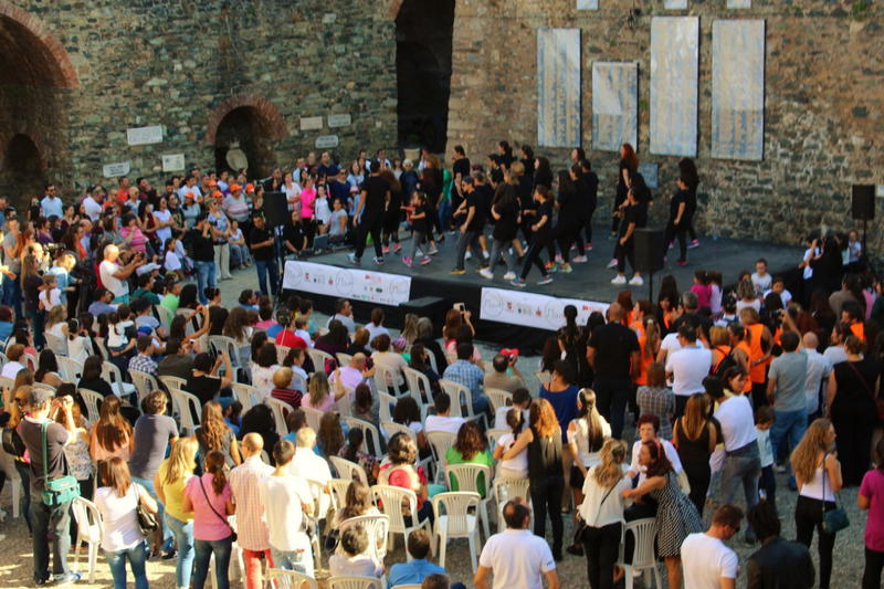 Bragança reunida em torno da dança