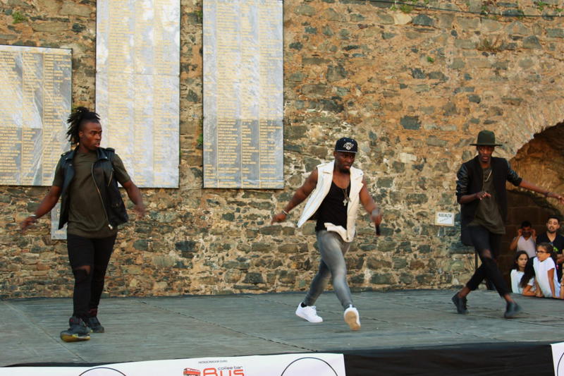 Bragança reunida em torno da dança