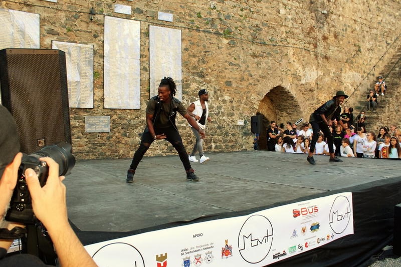 Bragança reunida em torno da dança