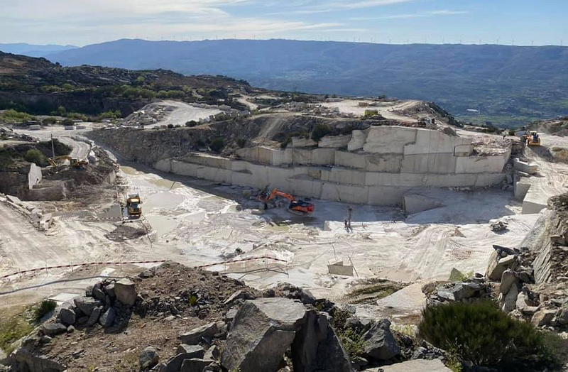 Indústrias do granito recorrem a imigrantes para colmatar falta de mão de obra