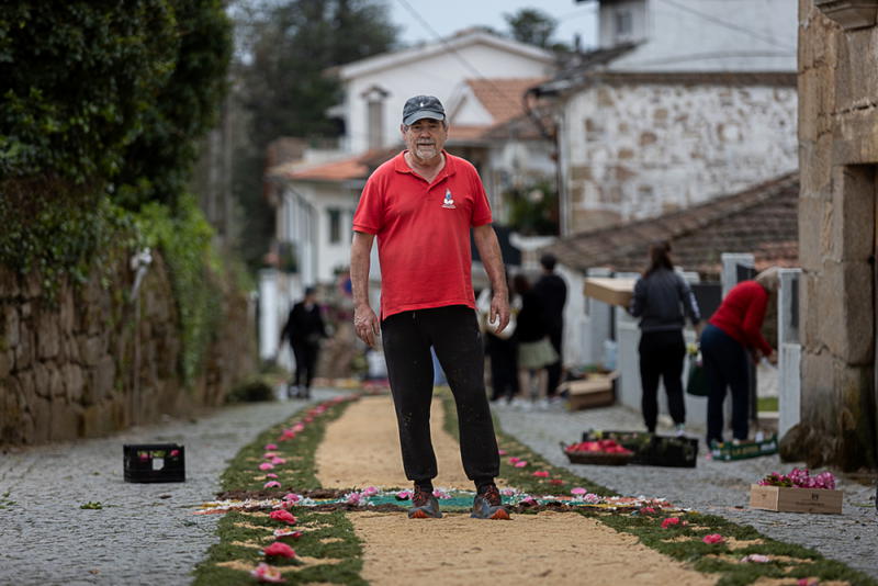 Tapete de flores na Festa à Padroeira Nossa Senhora dos Prazeres