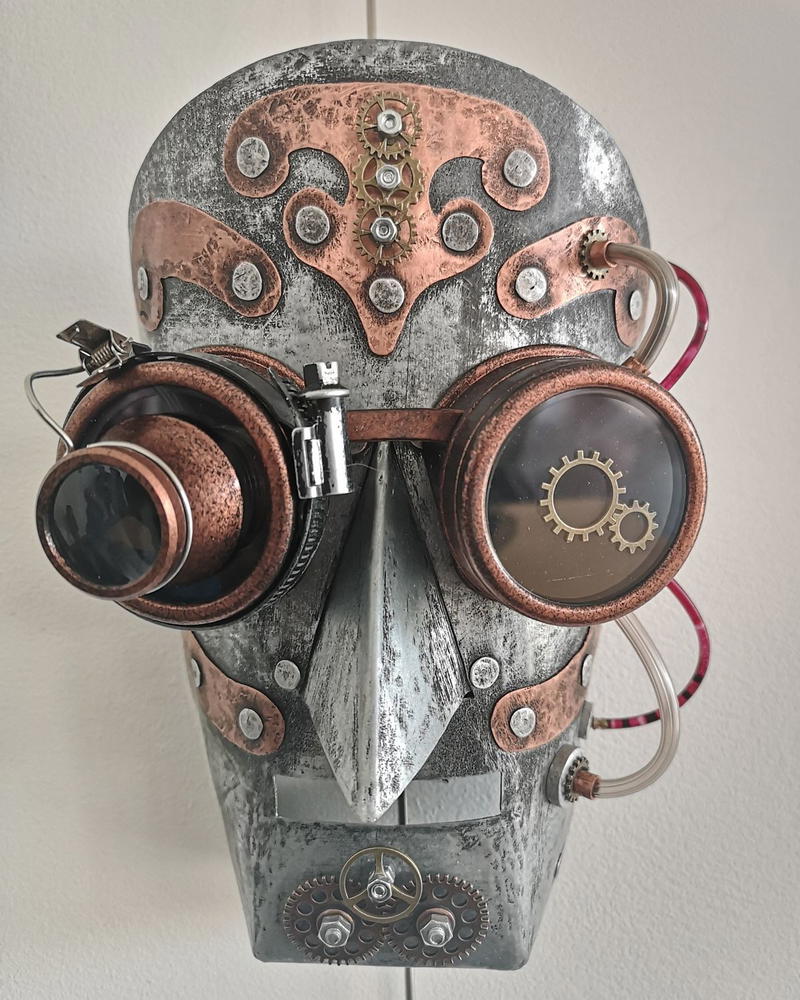 O “punk” de Bragança que se inspira nas máscaras tradicionais e faz arte com restos florestais